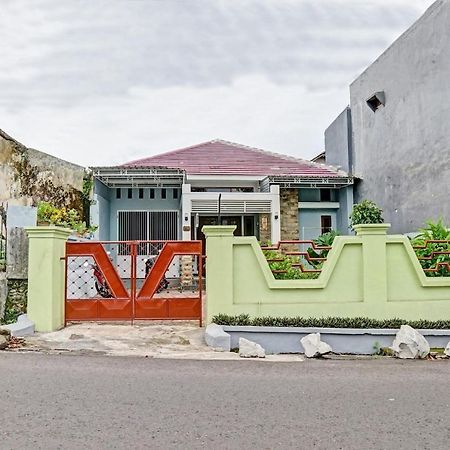 Oyo 90729 Sekar Guest House Jembel Exterior foto