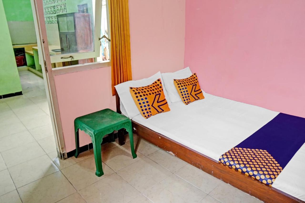 Oyo 90729 Sekar Guest House Jembel Exterior foto
